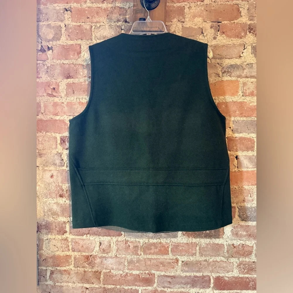 Orvis Green Four Pocket -  100% Wool Vest - Size Large - Picture 3 of 5